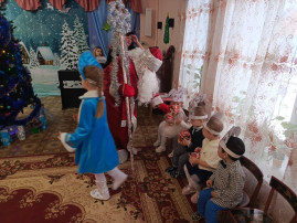 Новый год для первой младшей группы А Новый год для первой младшей группы А.
